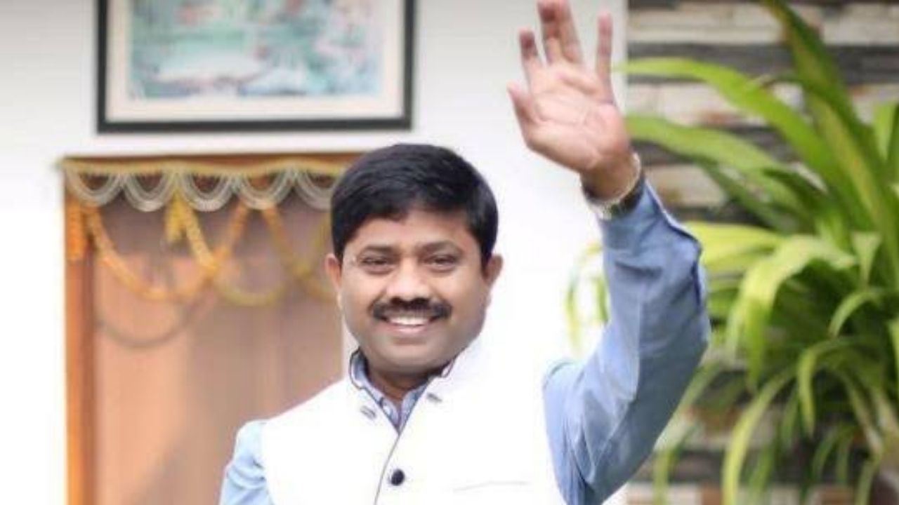 यूपी के कैबिनेट मंत्री नन्द गोपाल गुप्ता ‘नन्दी’ के डिजिटल डेटा और दस्तावेजों के साथ छेड़छाड़, दो लोगों पर FIR