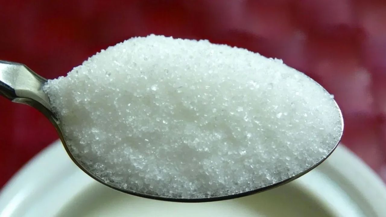 kanpur News: चीनी के दामों में गिरावट, क्या आगे और सस्ती होगी?