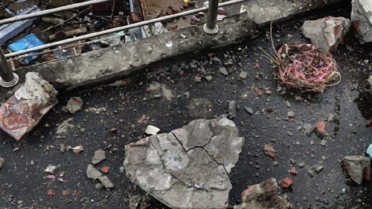 Saharanpur News: गंगोह की बड़ी मस्जिद पर गिरी बिजली, जोरदार धमाके से टूटा मीनार का हिस्सा