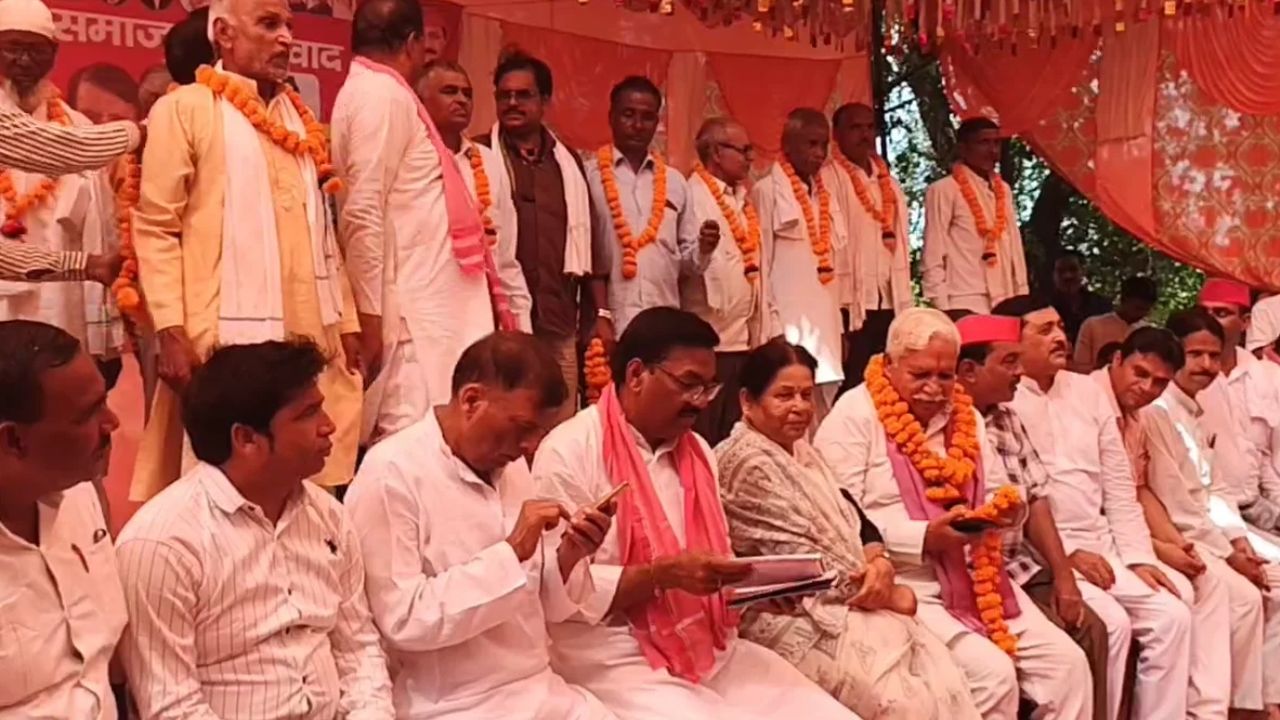 फर्रुखाबाद में सियासी हुंकार, ‘लोधी समाज ने ठाना है, सपा सरकार बनाना है’