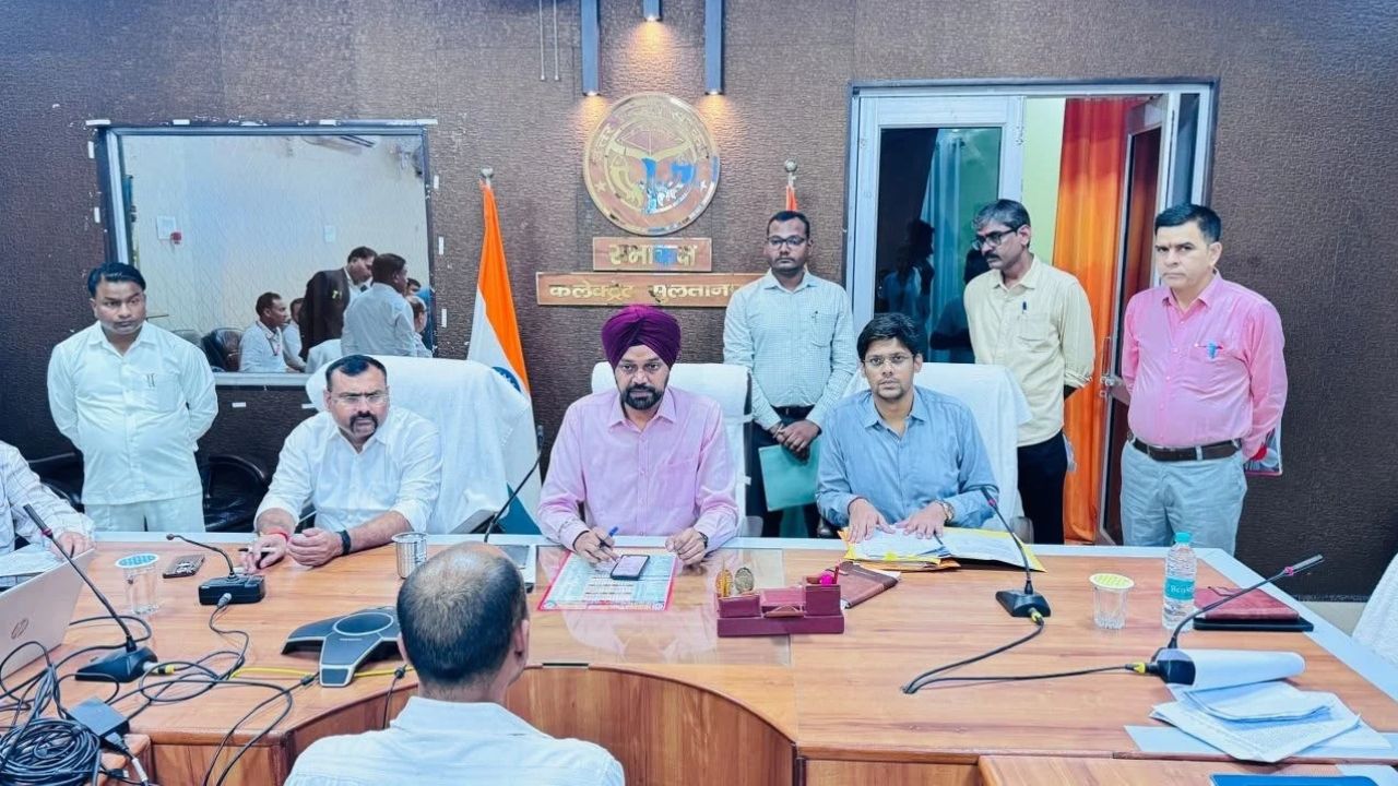 आंधी में पेड़ गिरे तो परेशान न हों किसान! DM ने दिए राहत के निर्देश, लकड़ी ले जाने के लिए इन 5 अधिकारियों से करें संपर्क