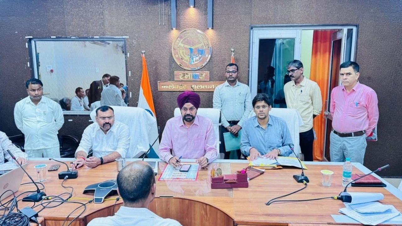 Sultanpur: जिले में बड़ा प्रशासनिक फेरबदल! चार तहसीलों में बदले तहसीलदार, जानिए किसे कहां मिली नई जिम्मेदारी