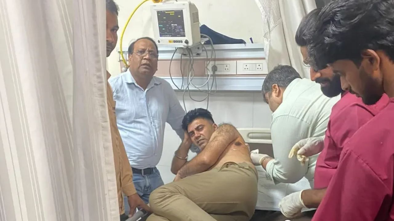 Muzaffarnagar Firing: बदमाशों ने पुलिस टीम पर बरसाई गोलियां, हेड कांस्टेबल घायल