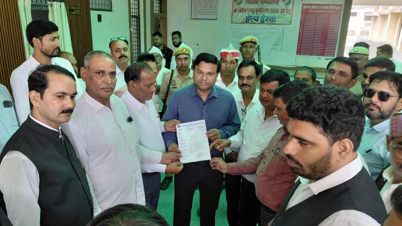 उच्च न्यायालय में कथित दुर्व्यवहार के खिलाफ फरेंदा के अधिवक्ताओं ने किया प्रदर्शन