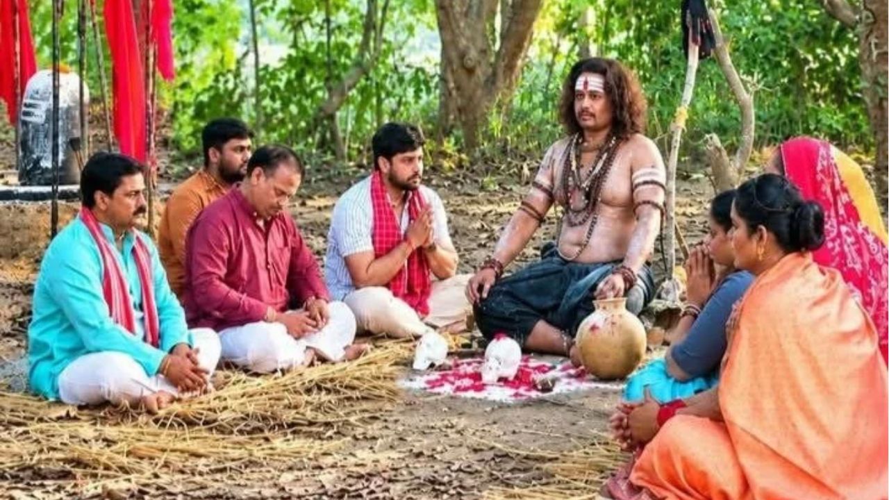 गहिरी गांव में भोजपुरी फिल्म ‘द ग्रेट स्त्री’ की शूटिंग, कलाकारों को देखने उमड़ रही भीड़