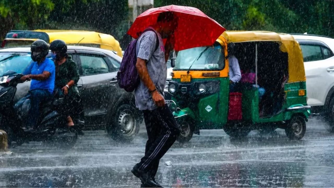 यूपी में चक्रवाती तूफान का कहर: 28 अक्टूबर से आंधी-तूफान के साथ झमाझम बारिश का रेड अलर्ट जारी