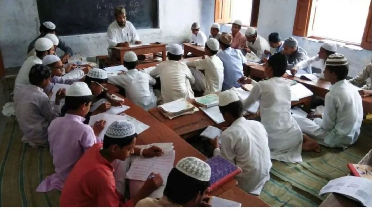 उत्तराखंड में मदरसों की छुट्टी पर बड़ा फैसला, अब शुक्रवार को भी खुलेंगे 206 मदरसे