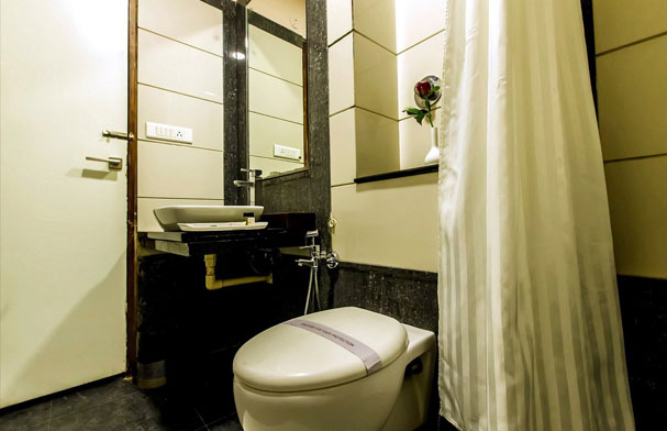 HOTEL GOLDEN MANOR