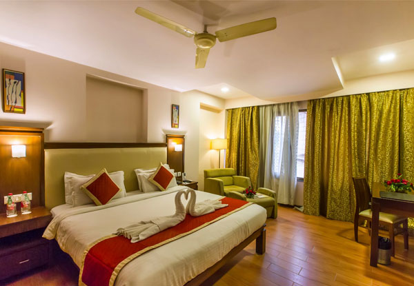 HOTEL GOLDEN MANOR