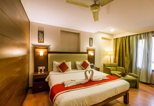 HOTEL GOLDEN MANOR