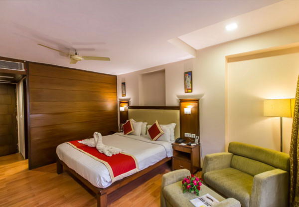 HOTEL GOLDEN MANOR