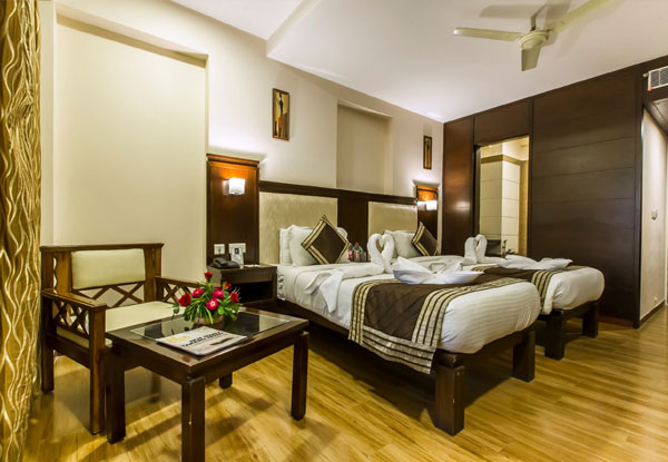 HOTEL GOLDEN MANOR