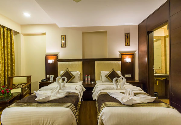 HOTEL GOLDEN MANOR