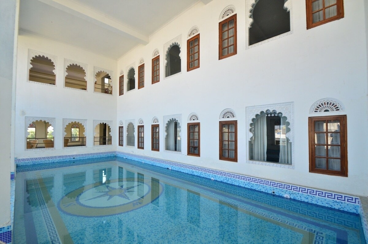 AARAM MAHAL UDAIPUR
