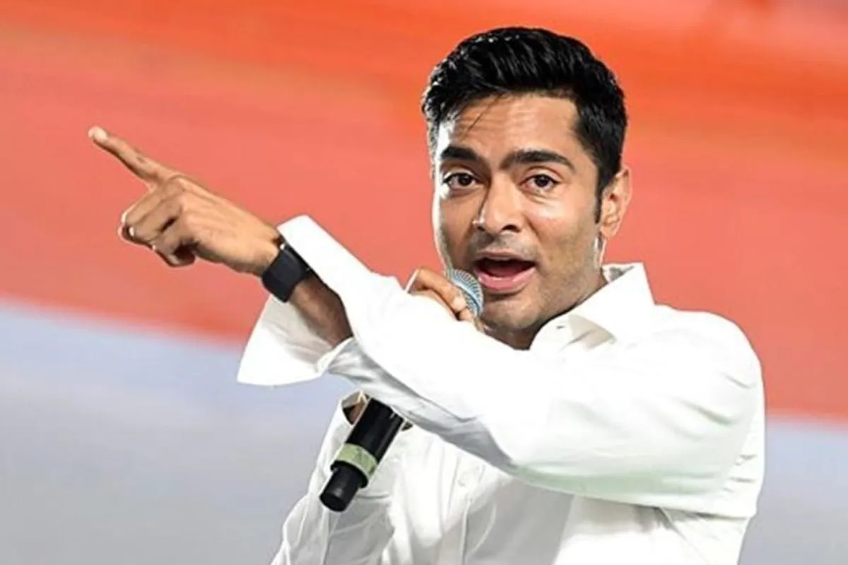 ভোটার তালিকা বিতর্কে কমিশনকে ফের নিশানা অভিষেকের