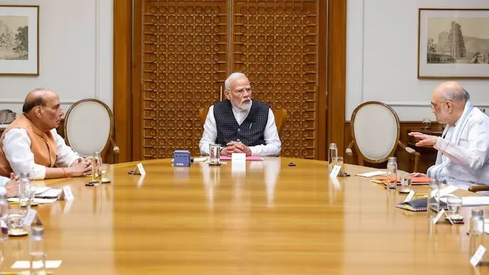 মোদীর সভাপতিত্বে সিসিএসের জরুরি বৈঠক জ্বালানি সুরক্ষা নিয়ে