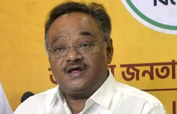 যাদবপুরে এবিভিপি-বাম সংঘর্ষ, রাতভর অশান্তি