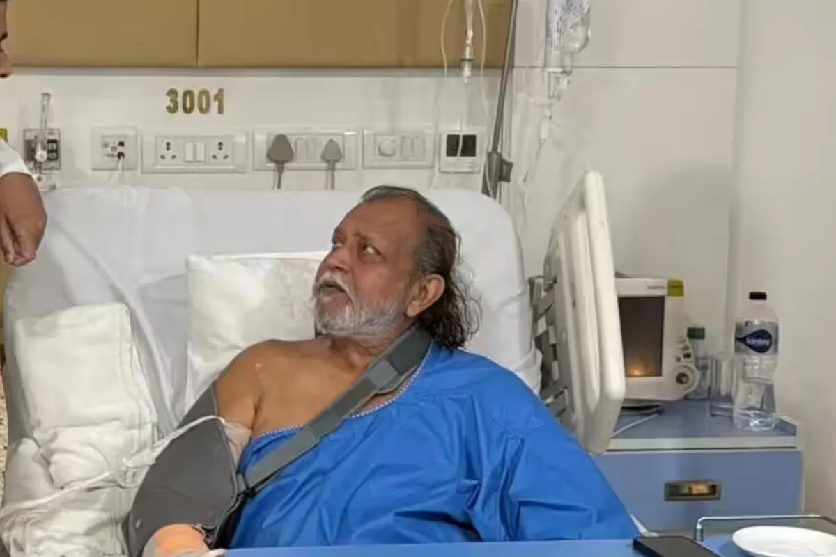 অস্ত্রোপচারের ৩ দিন পর বাড়ি ফিরলেন মিঠুন, শারীরিক অবস্থা স্থিতিশীল