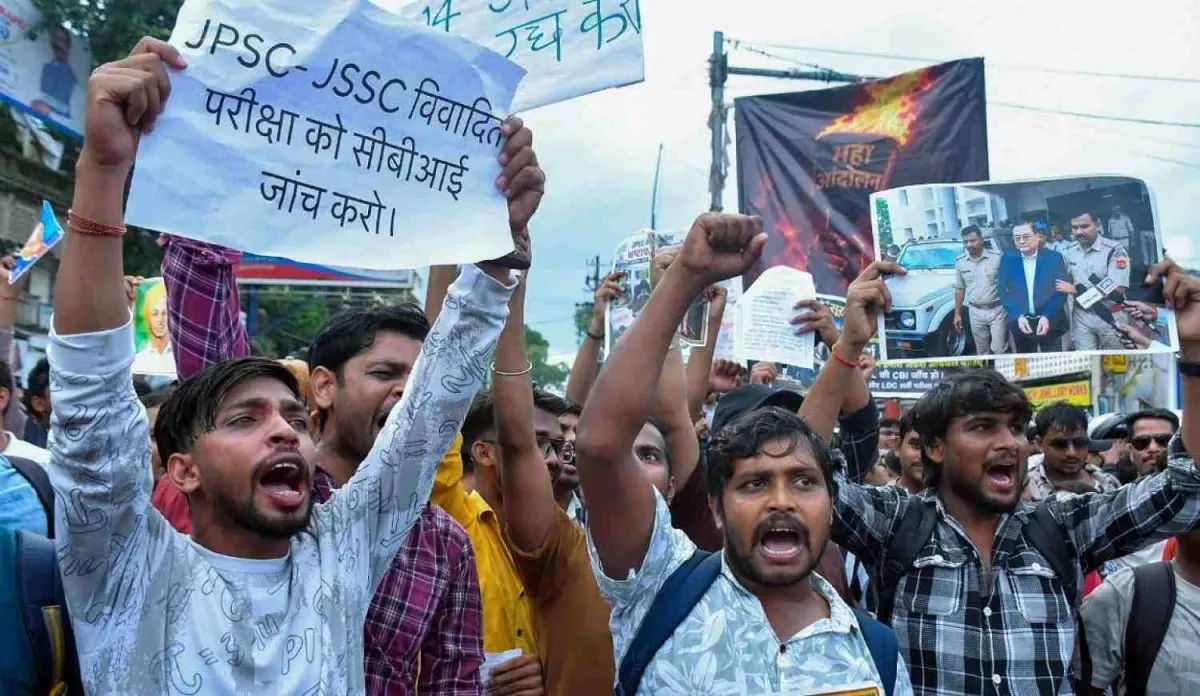 ঝাড়খণ্ডে চাকরিপ্রার্থীদের আন্দোলন: সিস্টেম বদলের দাবি