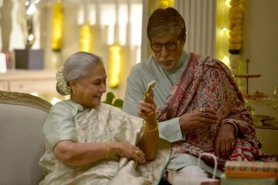 Amitabh-Jaya Bachchan: গভীর রাতে বাড়িতে ঢুকলেই...! ৮৩-তে এসেও স্ত্রী জয়ার ভয়ে ঠকঠক করে কাঁপেন অমিতাভ, কেন জানেন?