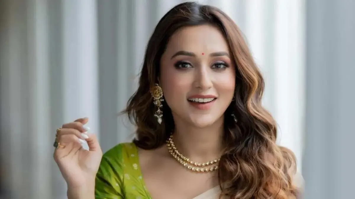 দাঁত তুলতে হল, মুখে একাধিক সেলাই, পায়েও চোট, কেমন আছেন মিমি চক্রবর্তী?