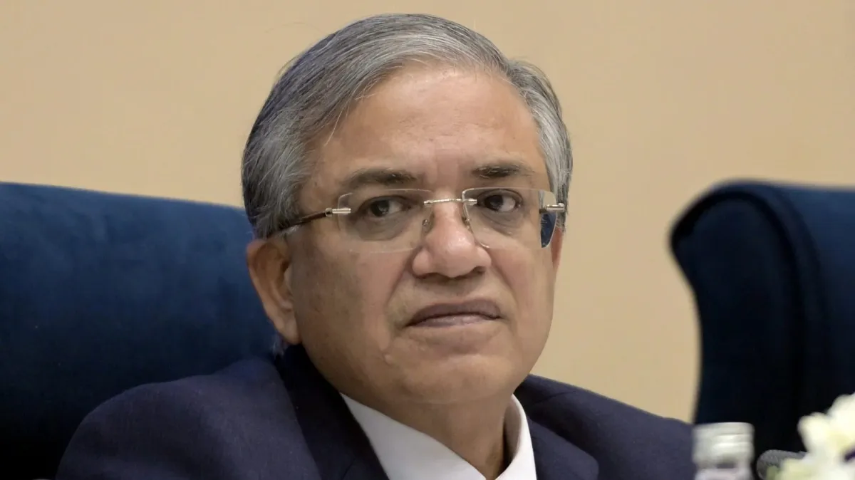 বিতর্কের মাঝে চর্চায় সিইসি জ্ঞানেশ কুমারের শিক্ষাগত যোগ্যতা