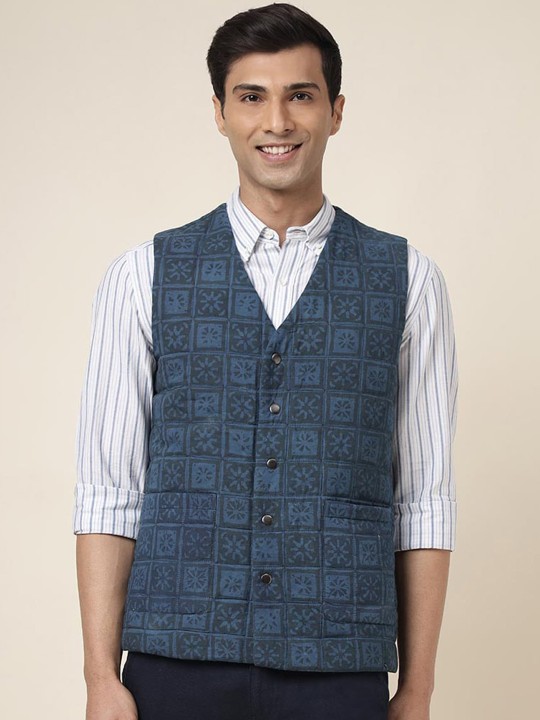 Men Checked Cotton Collarless Sleeveless Quilted Jacket