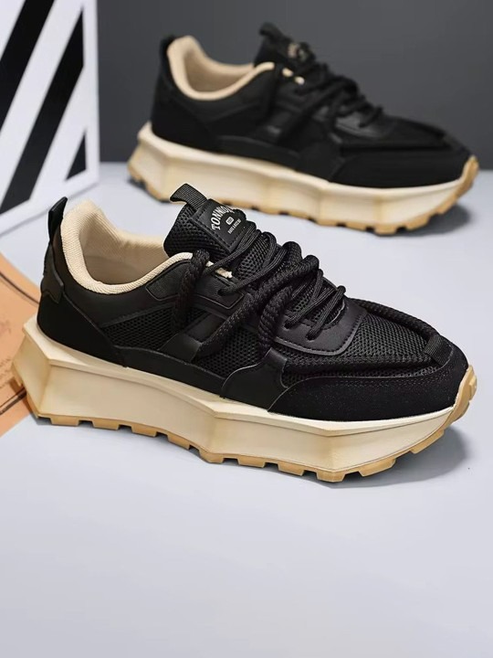 Men Round Toe Woven Design Sneakers