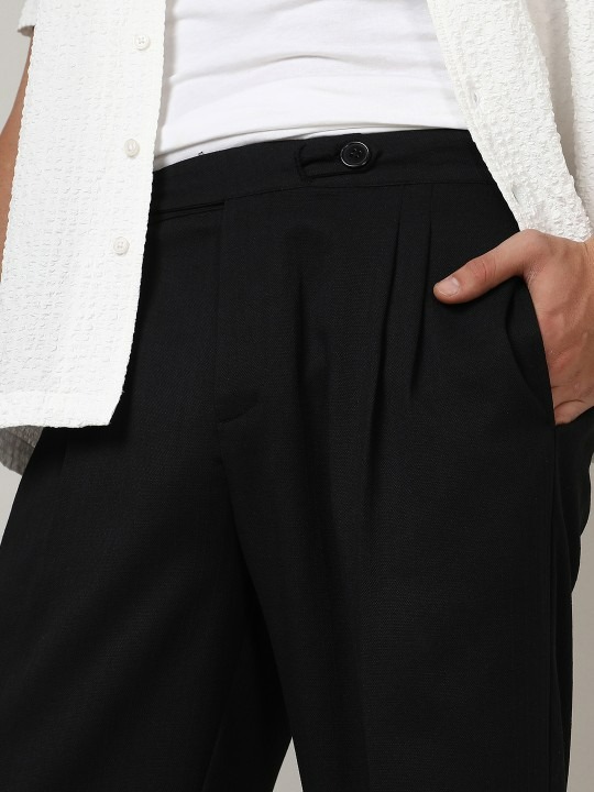 Men Relaxed Loose Fit Mid-Rise Easy Wash Regular Trousers