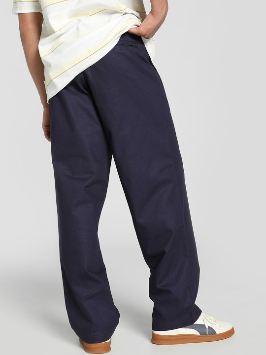 Men Relaxed Fit Mid-Rise Regular Trousers
