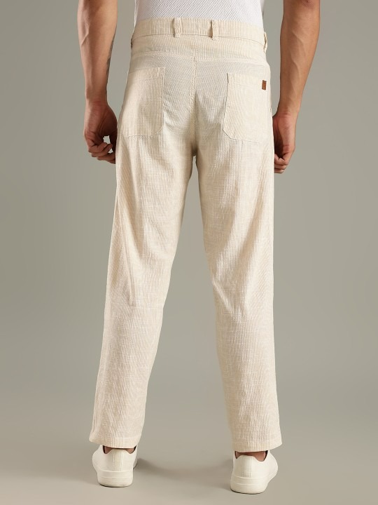 Men Smart Straight Fit Easy Wash Pleated Trousers