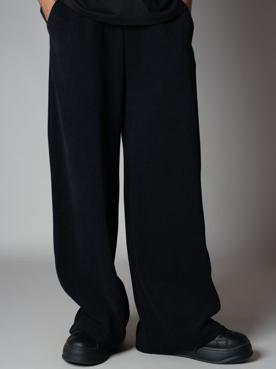 Men Relaxed-Fit Mid-Rise Regular Trousers