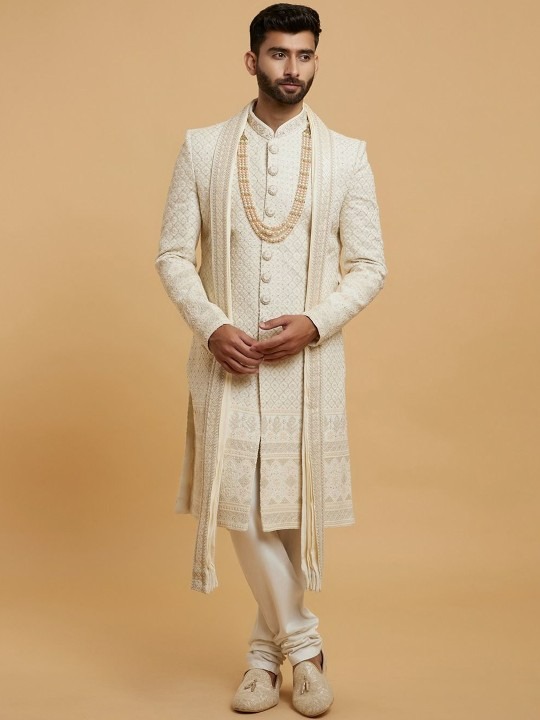 Men Embroidered Mandarin Collar Sherwani Set With Dupatta