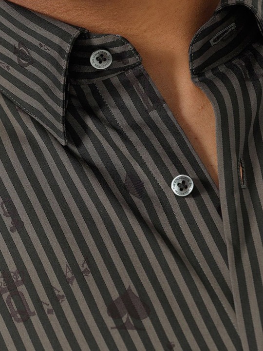 Striped Spread Collar Long Sleeves Classic Slim Fit Formal Shirt