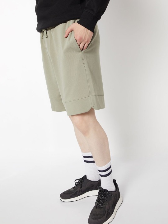 Men Slim Fit Mid-Rise Shorts