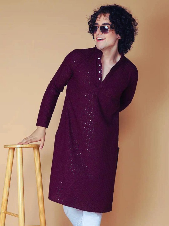 Men Quirky Thread Work Short Kurta