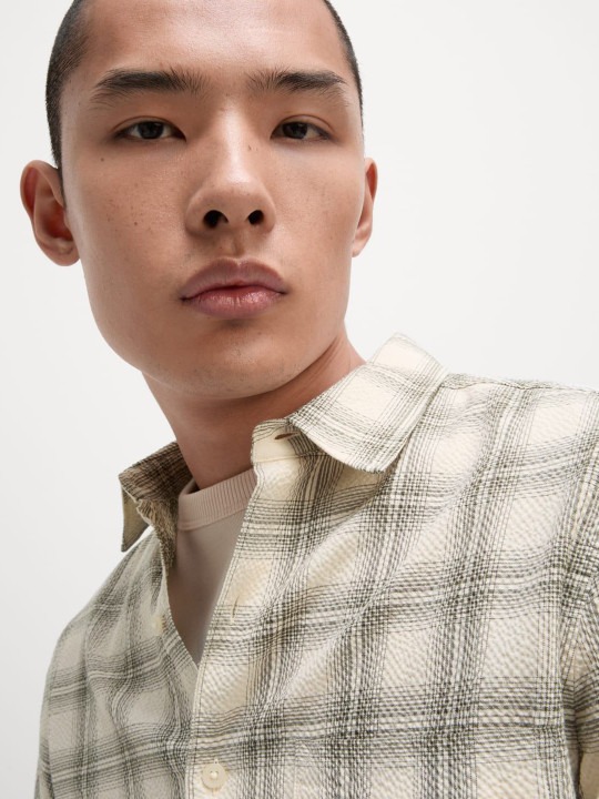 Men Spread Collar Textured Cotton Casual Shirt