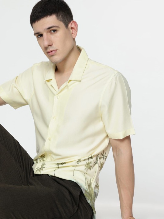 Men Cuban Collar Floral Printed Casual Shirt
