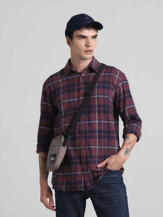Men Opaque Checked Casual Shirt