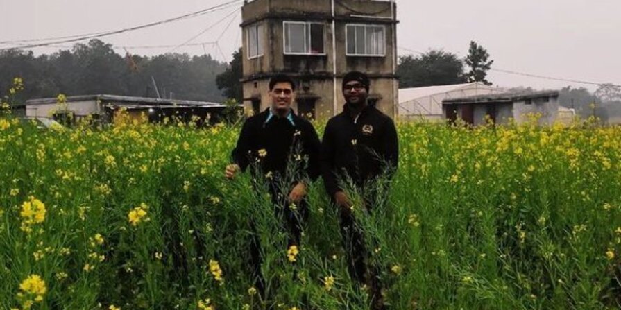 Dhoni farmer