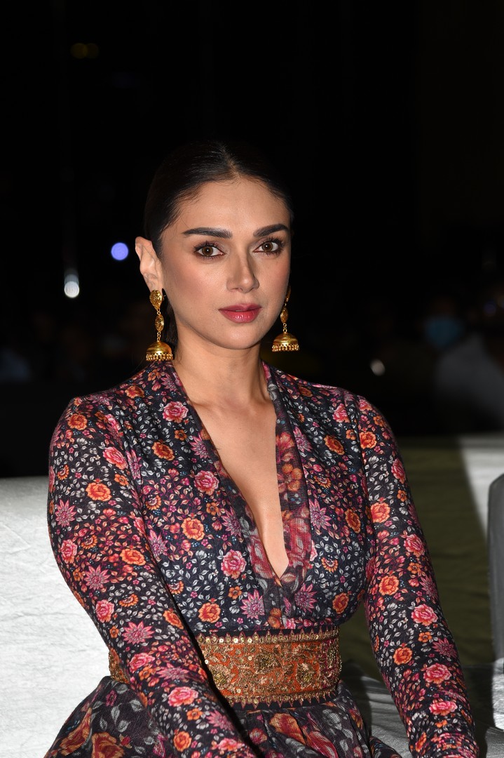 Aditi Rao Hydari (42)