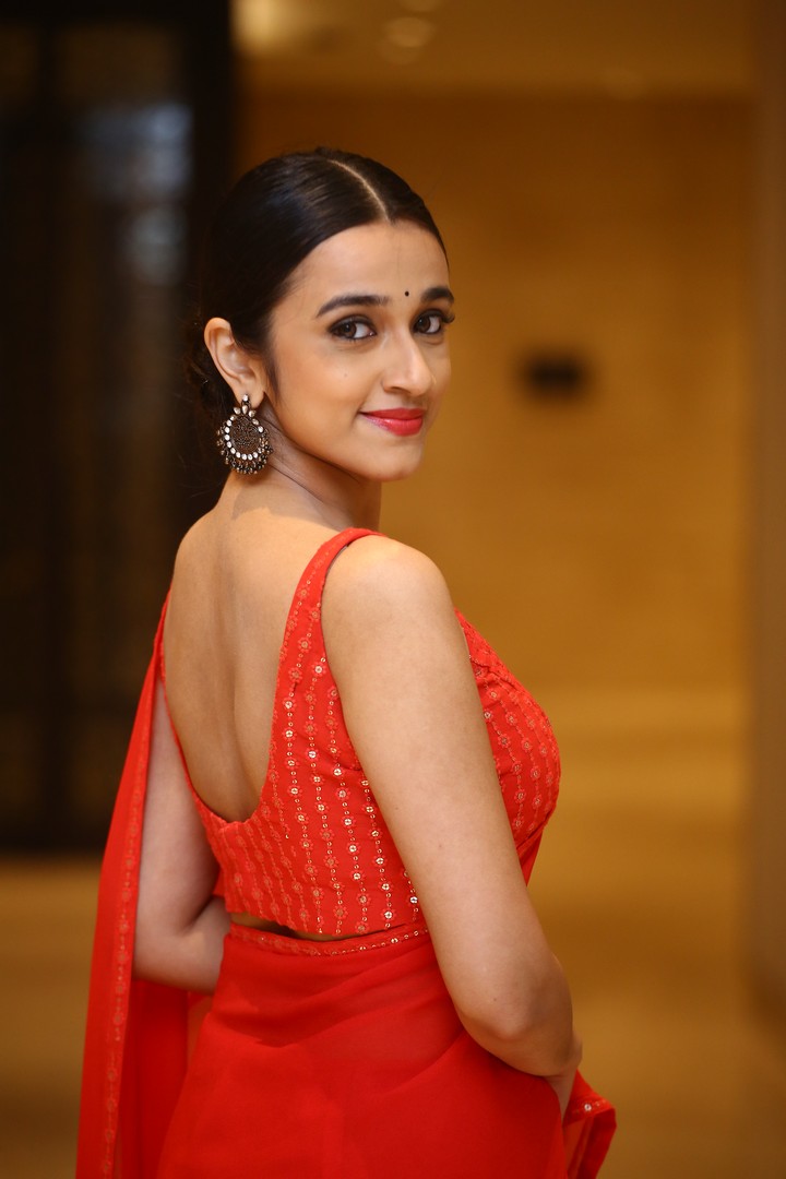 Nuveksha (23)