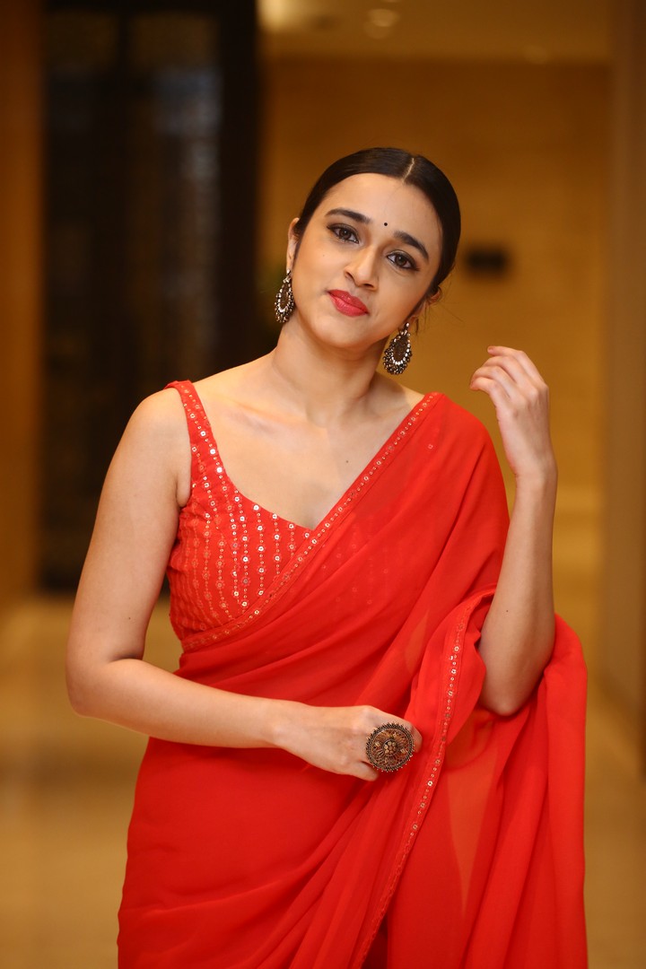 Nuveksha (30)