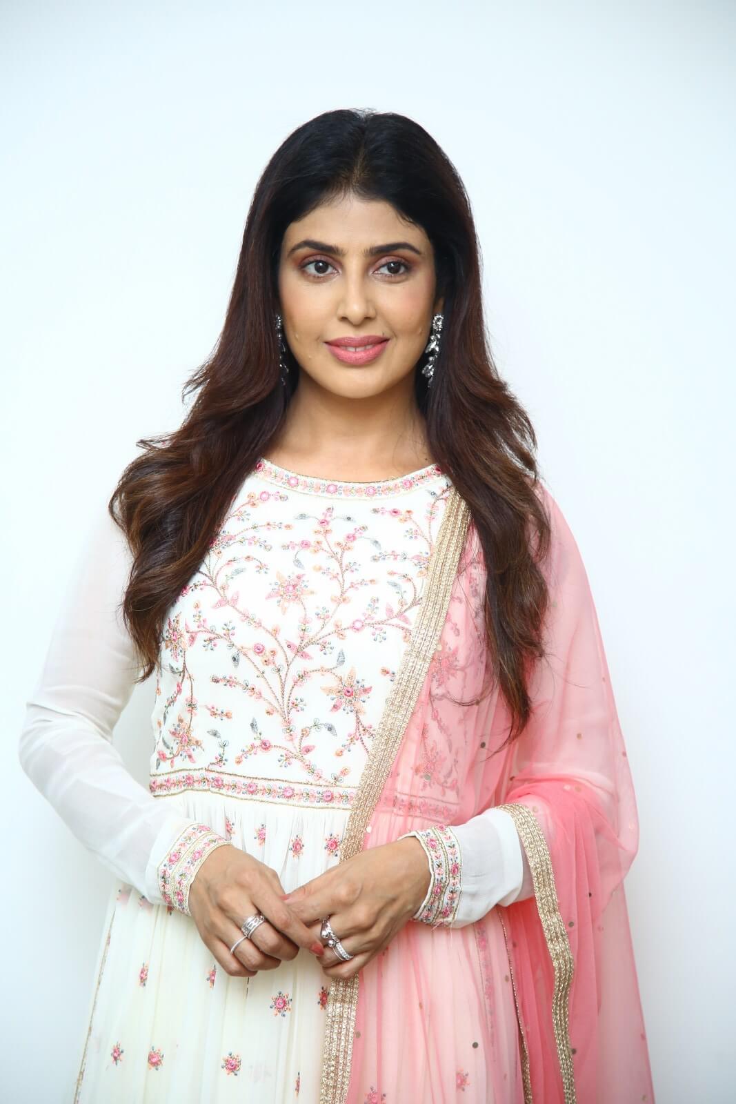 Actress Irra Mor