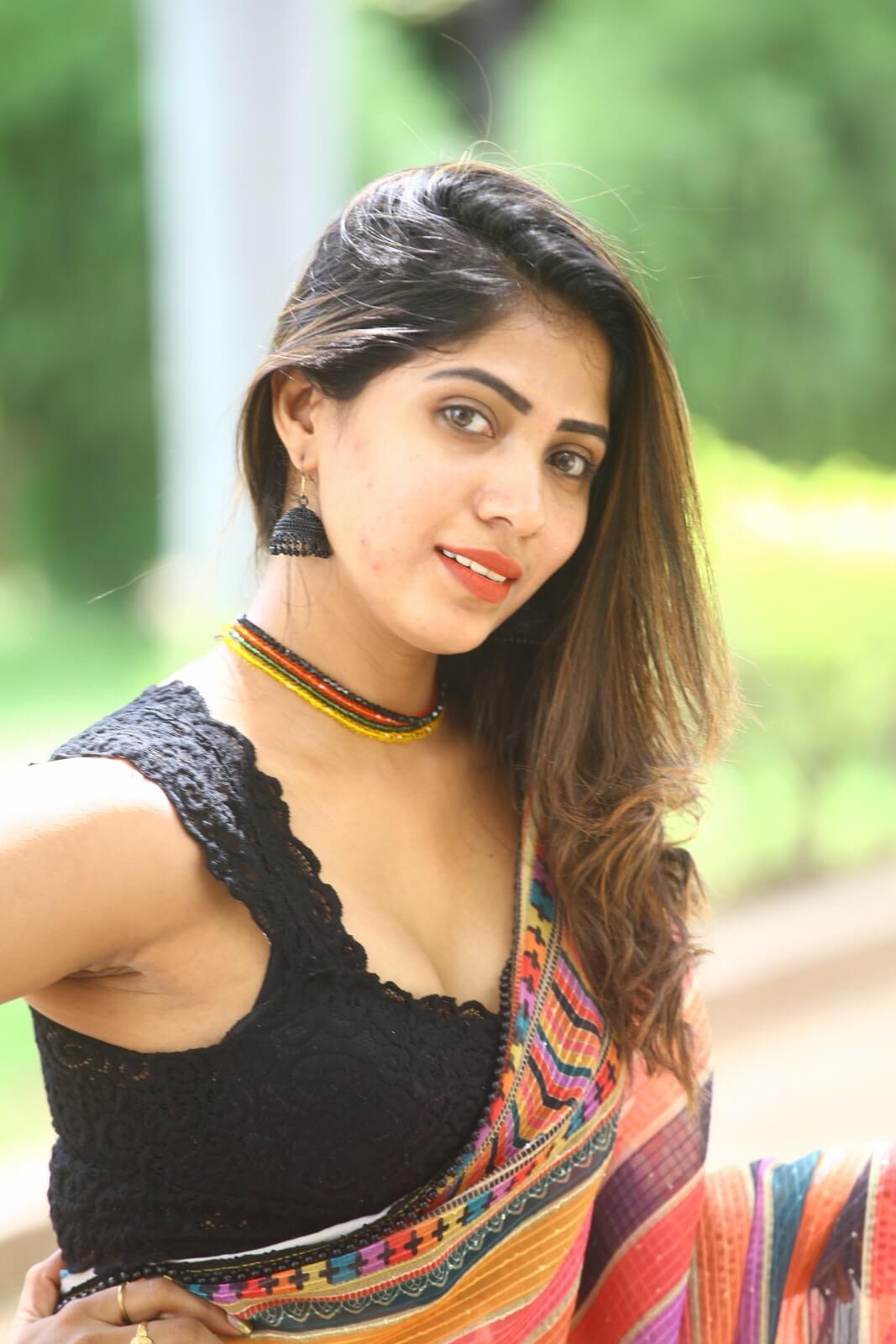 Sahar Krishnan weaves magic in saree