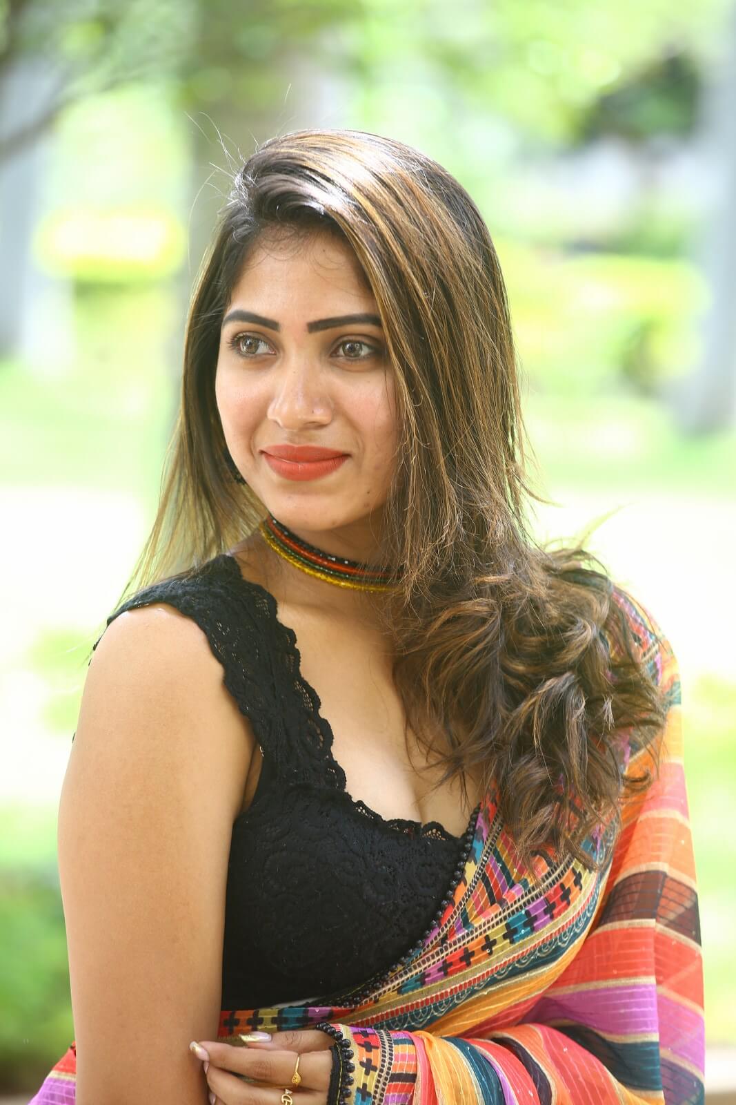 Sahar Krishnan weaves magic in saree