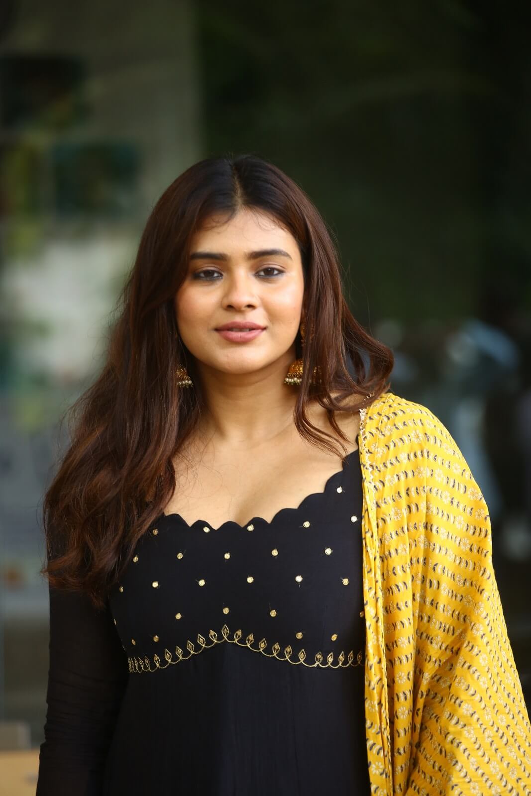 Hebah Patel stuns in traditional attire