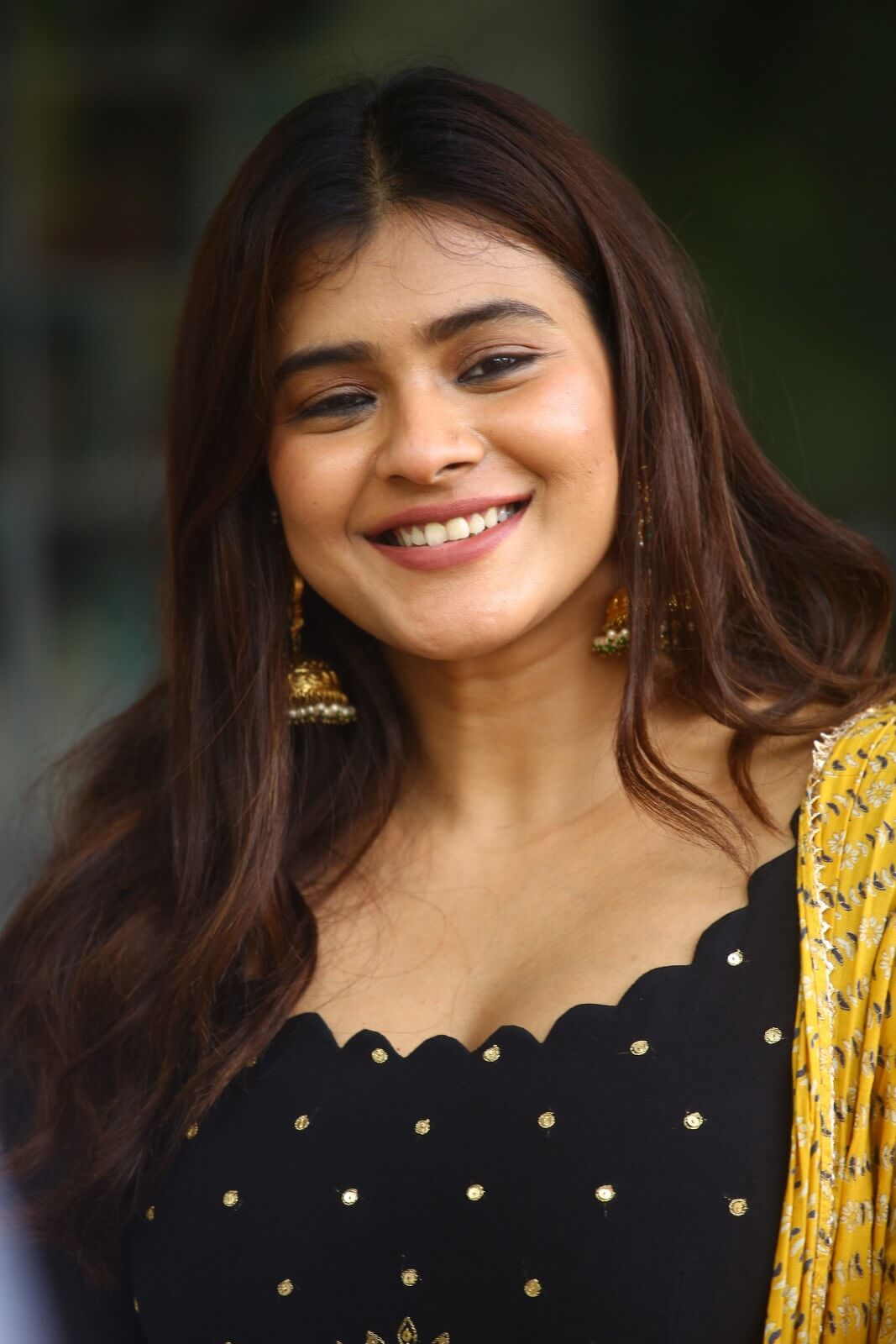 Hebah Patel stuns in traditional attire
