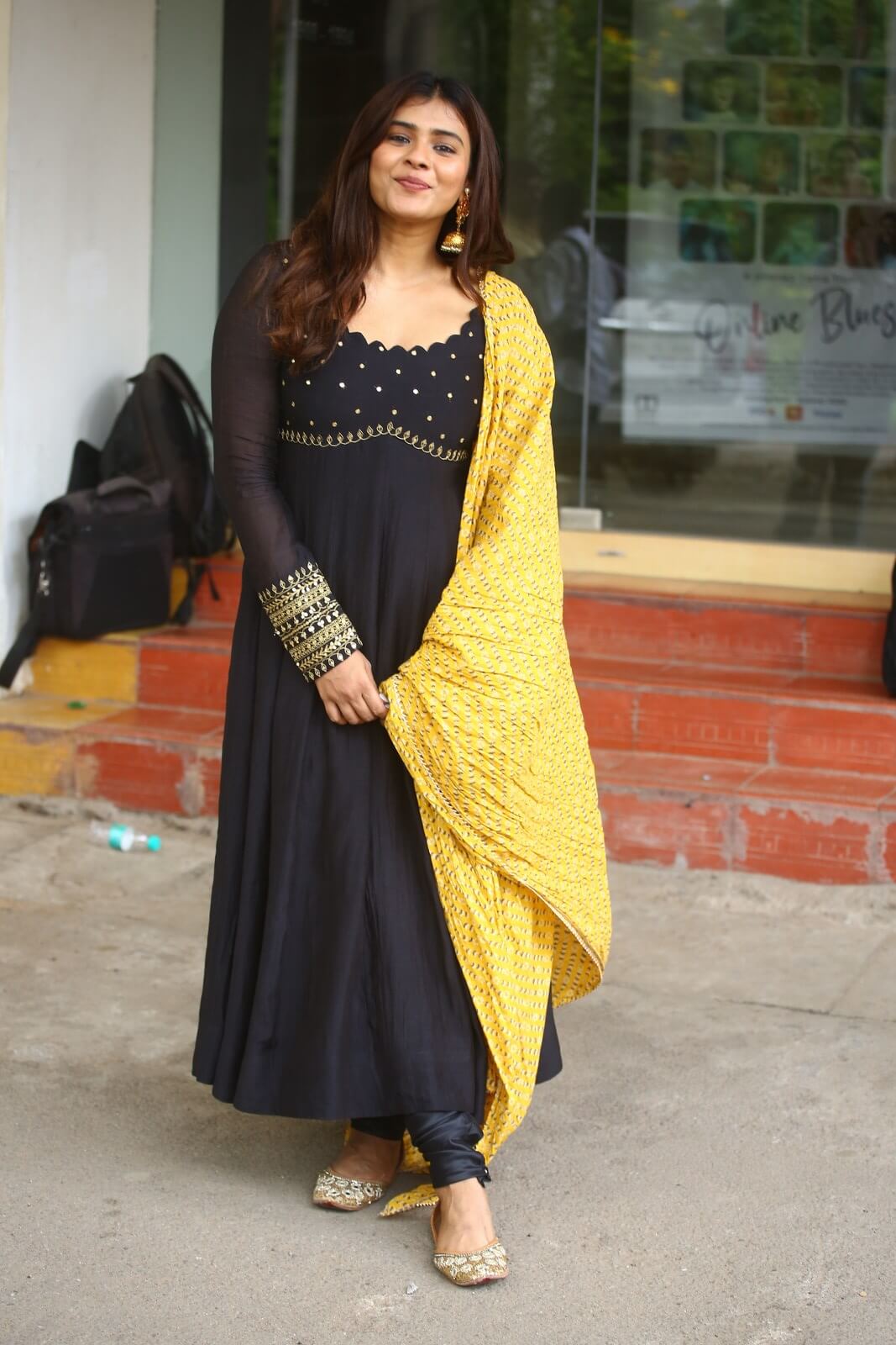 Hebah Patel stuns in traditional attire