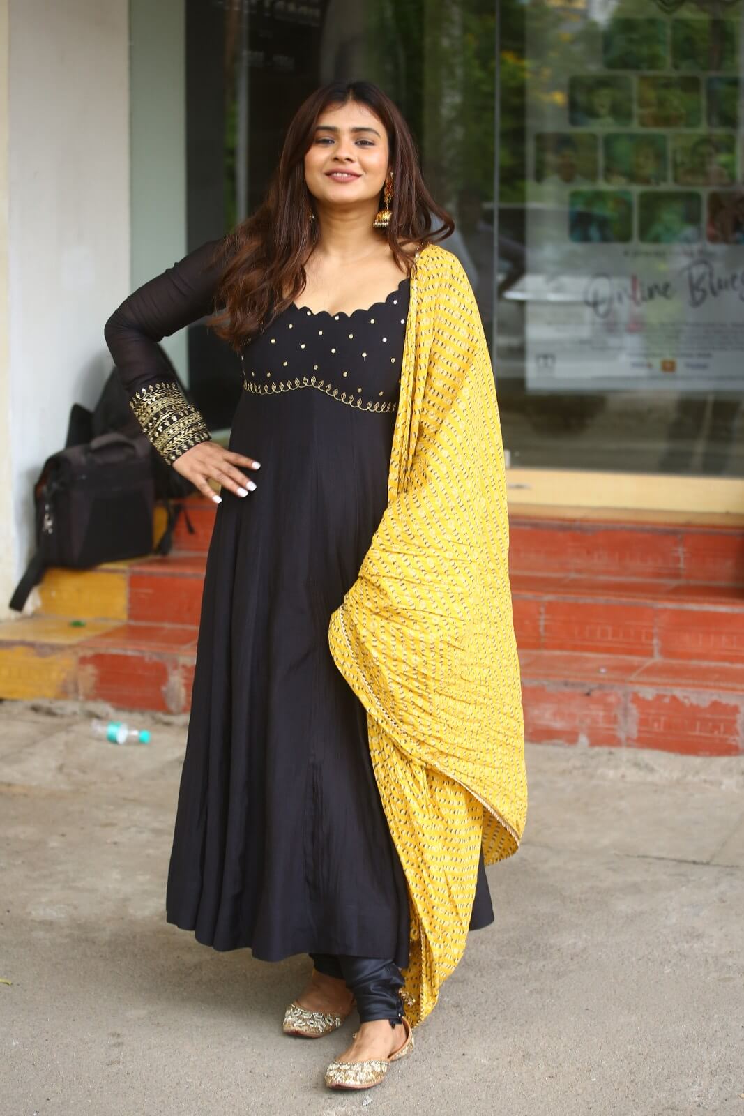 Hebah Patel stuns in traditional attire